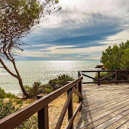 شقة Luxury Beachfront With Pool