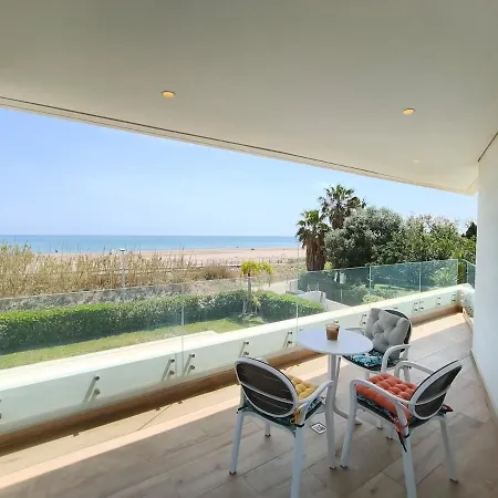 Appartamento Luxury Beachfront With Pool