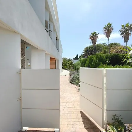 Luxury Beachfront With Pool Appartamento *
