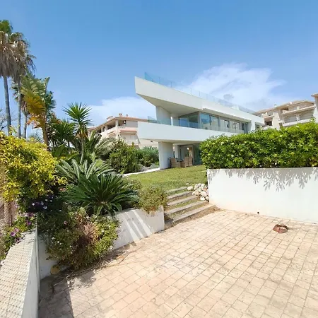 Appartamento Luxury Beachfront With Pool