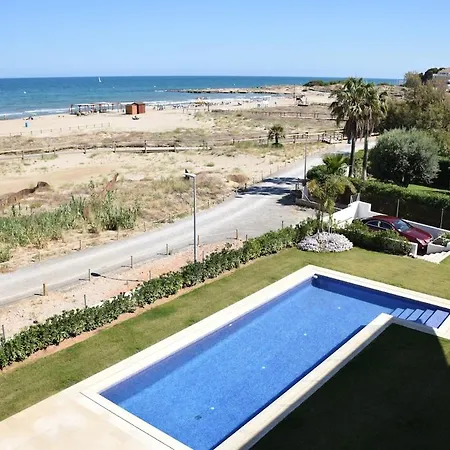 Luxury Beachfront With Pool Appartamento